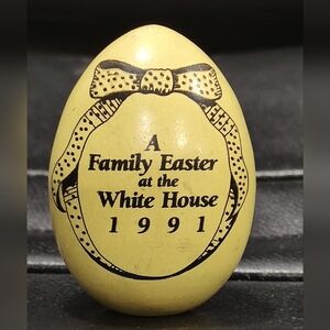 1991 George & Barbara Bush White House Easter Egg Roll, yellow easter egg, Signe